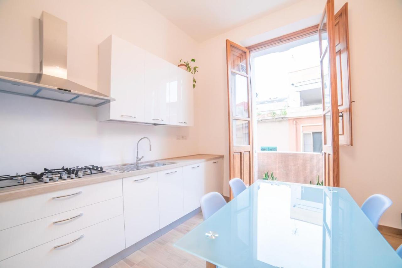 Minimalist Chic A Villanova 3Bdr - 2Bth - Wifi Cagliari Bagian luar foto