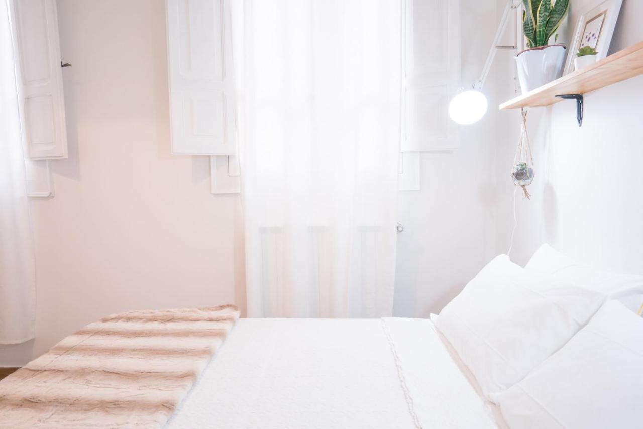 Minimalist Chic A Villanova 3Bdr - 2Bth - Wifi Cagliari Bagian luar foto