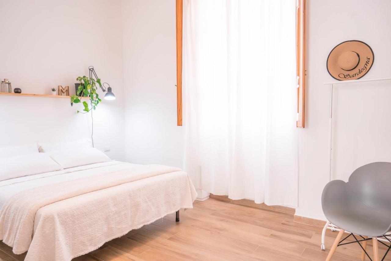 Minimalist Chic A Villanova 3Bdr - 2Bth - Wifi Cagliari Bagian luar foto