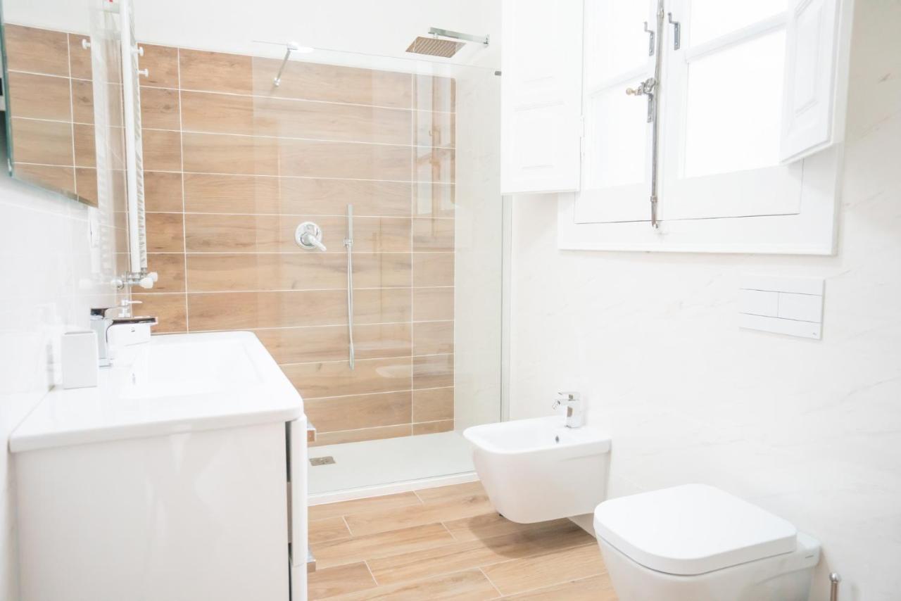 Minimalist Chic A Villanova 3Bdr - 2Bth - Wifi Cagliari Bagian luar foto
