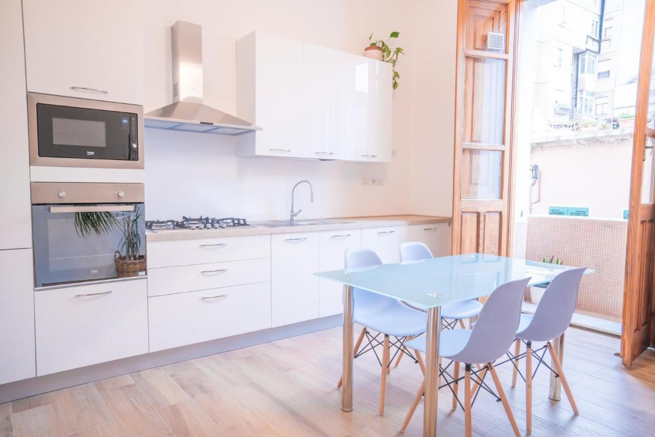 Minimalist Chic A Villanova 3Bdr - 2Bth - Wifi Cagliari Bagian luar foto