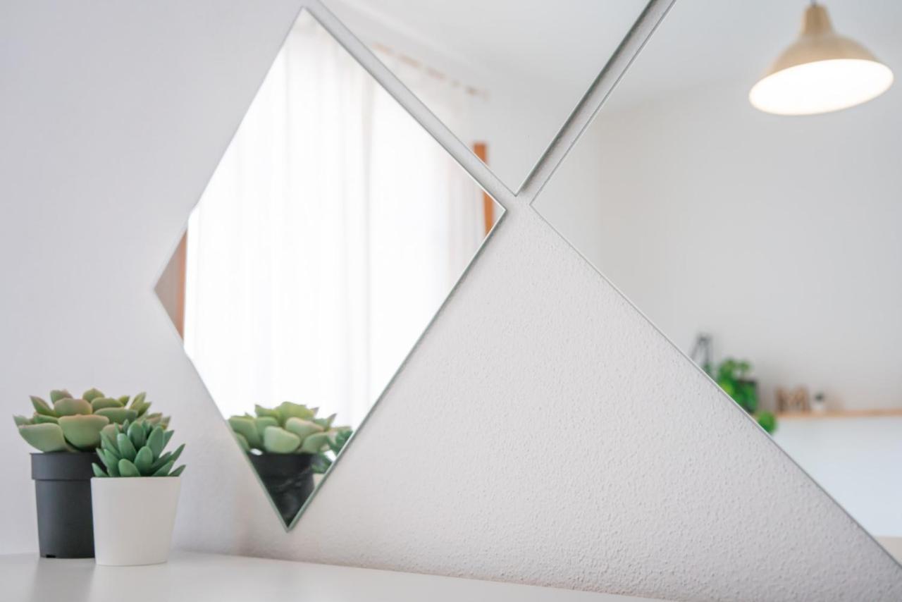 Minimalist Chic A Villanova 3Bdr - 2Bth - Wifi Cagliari Bagian luar foto