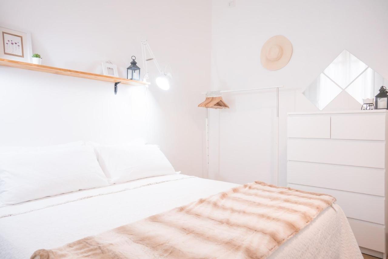 Minimalist Chic A Villanova 3Bdr - 2Bth - Wifi Cagliari Bagian luar foto