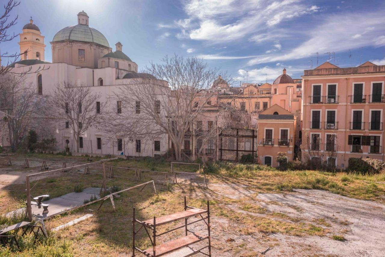 Minimalist Chic A Villanova 3Bdr - 2Bth - Wifi Cagliari Bagian luar foto