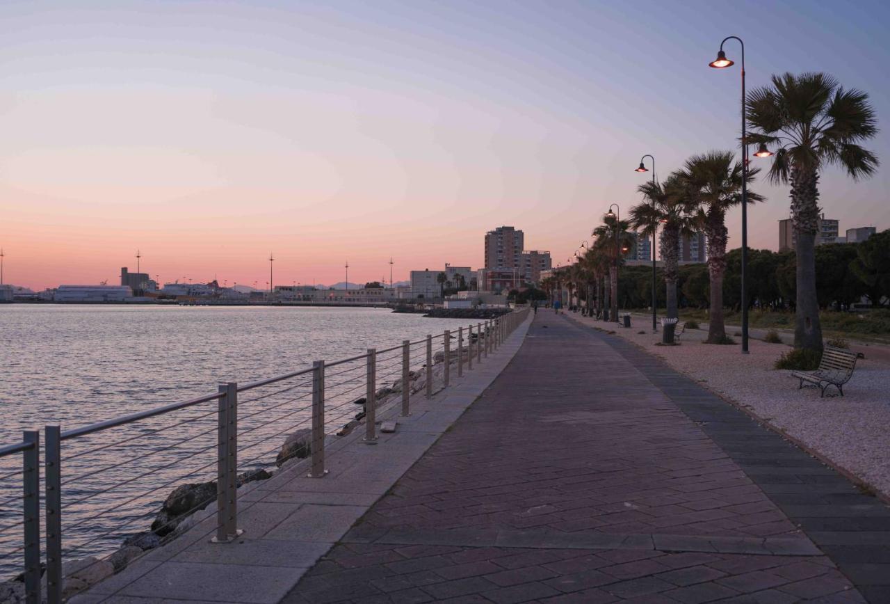 Minimalist Chic A Villanova 3Bdr - 2Bth - Wifi Cagliari Bagian luar foto